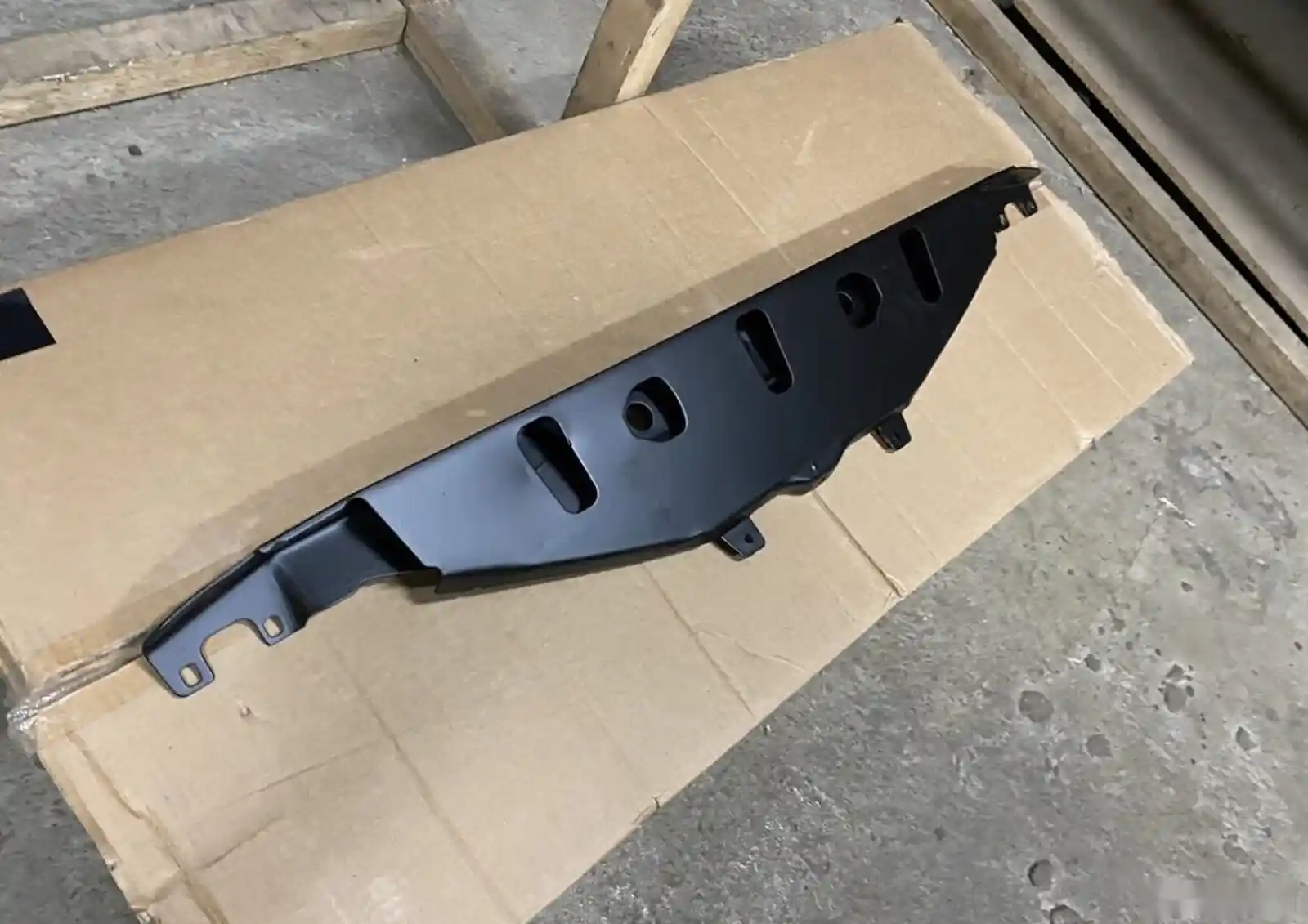Передний панель BMW F10 — миниатюра 2
