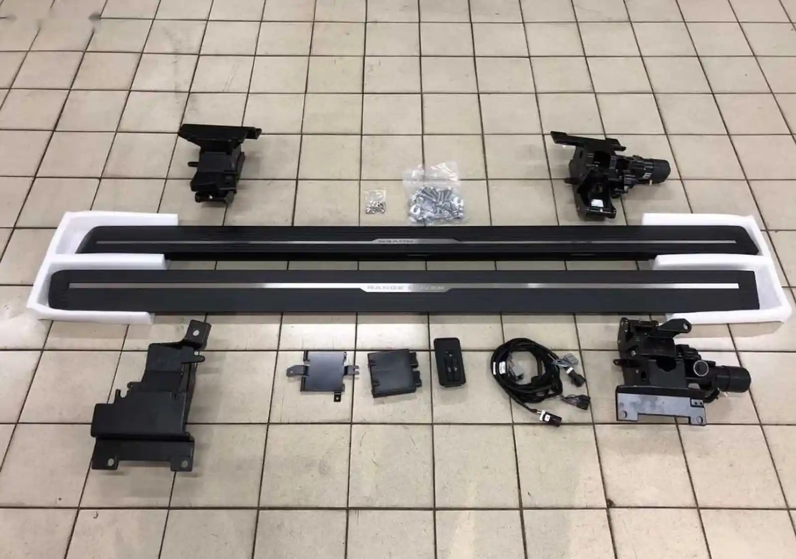 Электронные пороги Range Rover Sport 2013-2022