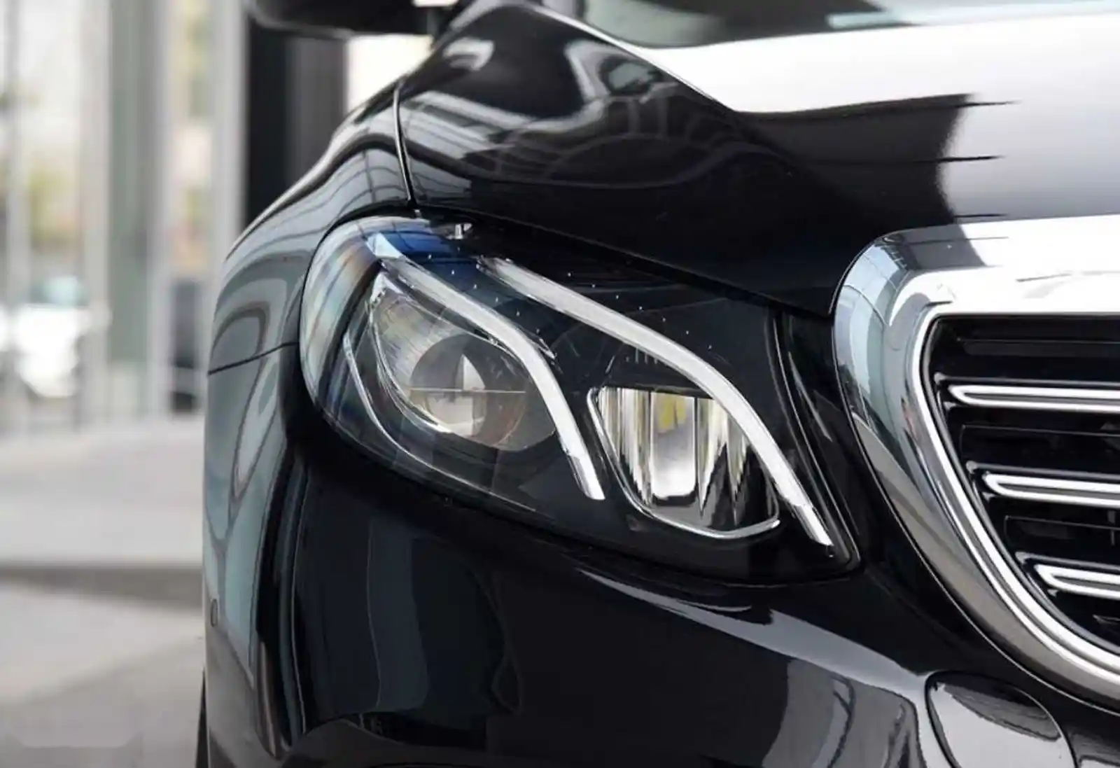 Стекло фары Mercedes E W213 2016-2021 — миниатюра 2