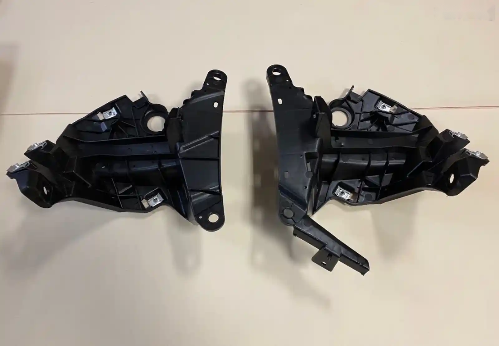 Крепление крыла BMW X5 F15 X6 F16 F85 F86 — миниатюра 3