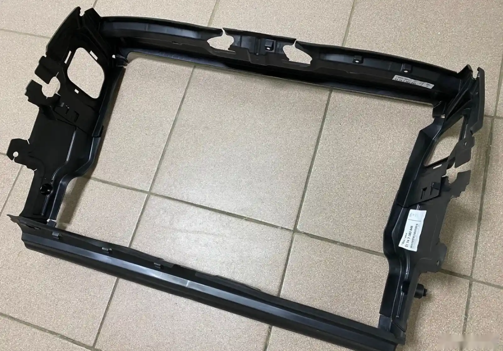 Рамка радиатора BMW G30 — миниатюра 2
