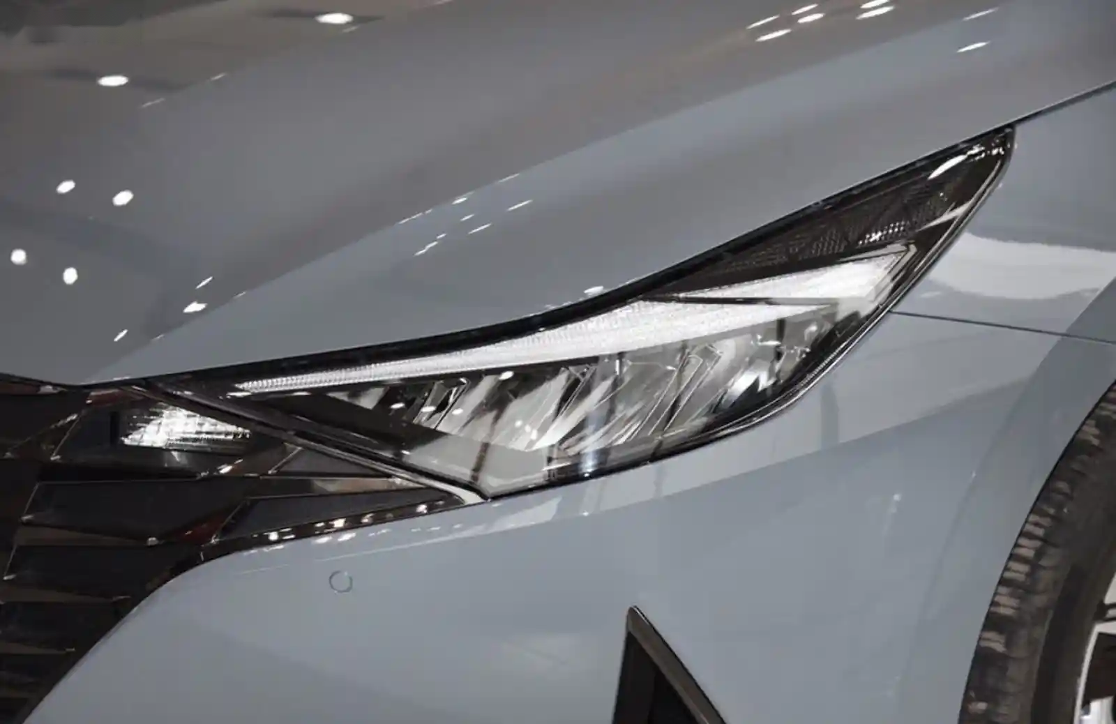 Стекло фары Hyundai Elantra 2020 — миниатюра 2