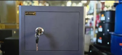 Сейф металлический