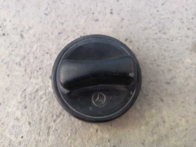 Крышка бак от mercedec w202