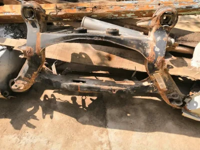 Балка подвески на Mercedes-Benz