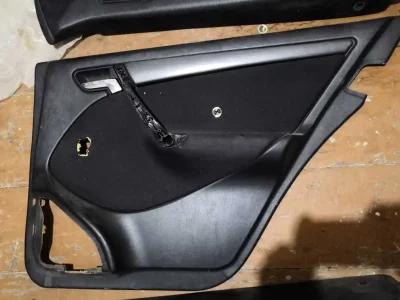 Обшивка двери от Mercedec Benz w202 — миниатюра 3