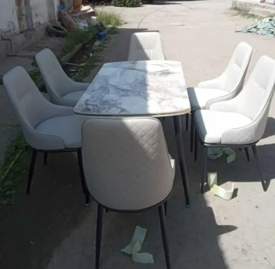 Стол и стулья