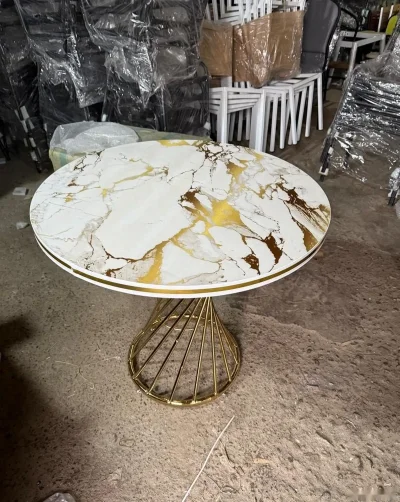 Стол — миниатюра 2