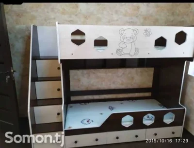 Двухъярусная кровать