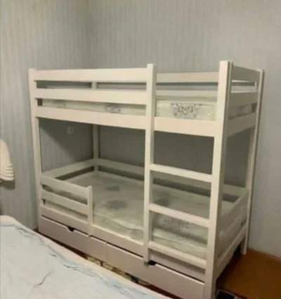 Двухъярусная кровать