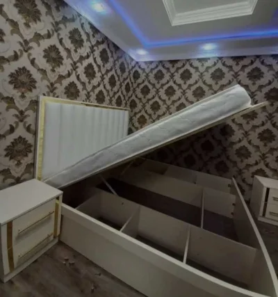 Кровать двуспальная