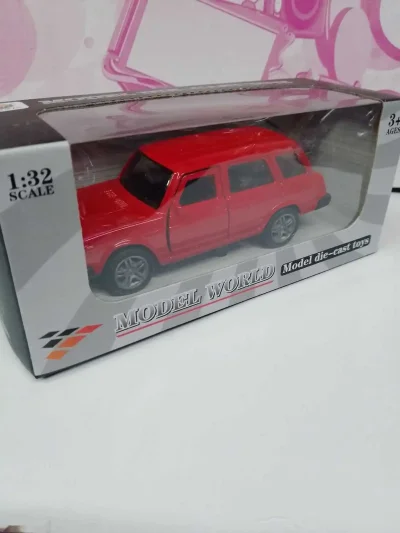 Машинка игрушечная