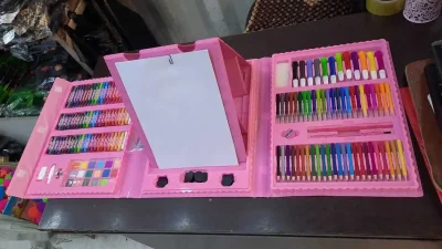 Игрушечный чемодан для творчества