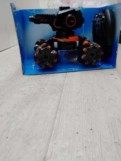 Танк игрушечный радиоуправляемый