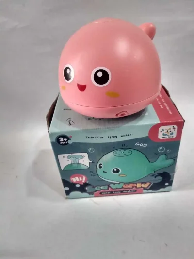 Дельфин водяная игрушка