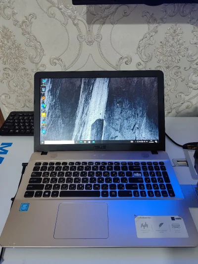 Ноутбук Asus