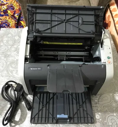 Принтер Hp 1010 — миниатюра 2