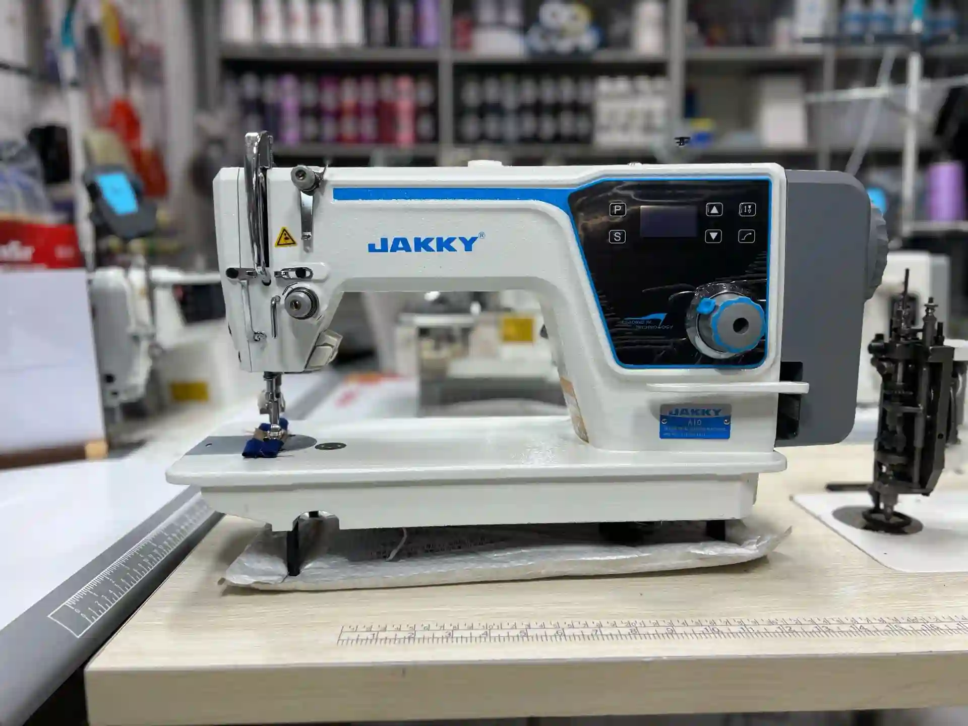 Мошинаи Дарздузи JAKKY A10 