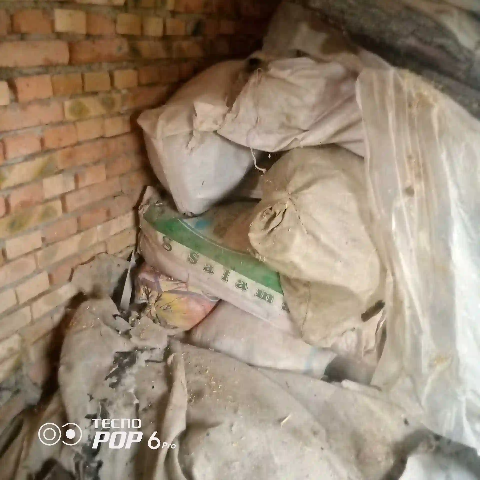 ҷғел попуши кӯҳна барои алови паласи кӯҳна 