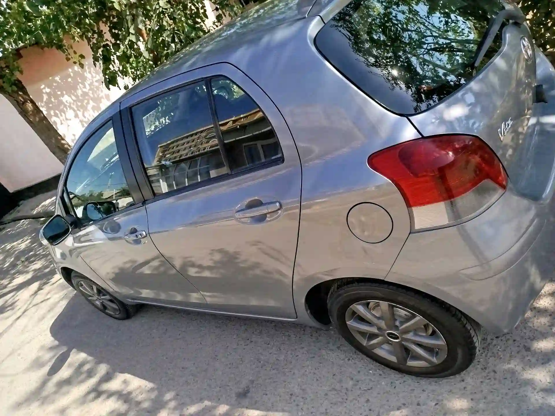 Toyota Vitz 2010 — миниатюра 8