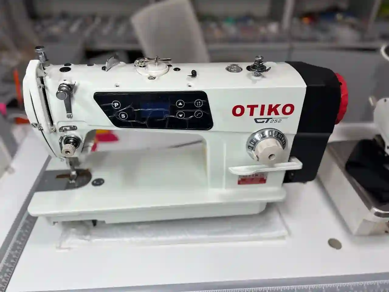 Мошинаи дарздӯзии OTIKO GT-252 — миниатюра 3