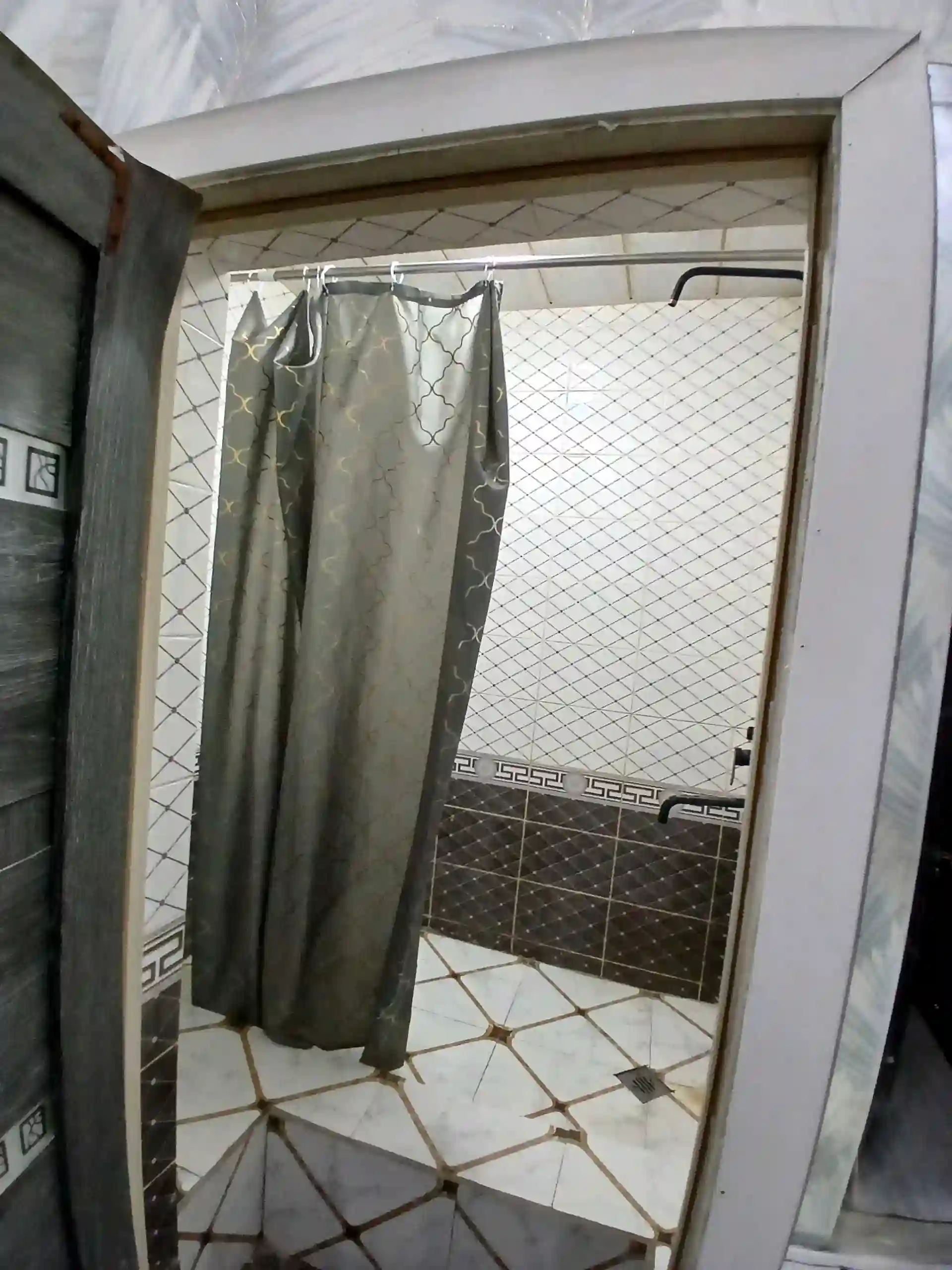 2-к квартира, Цокольный этаж, 52 м², 14 мкр — миниатюра 6
