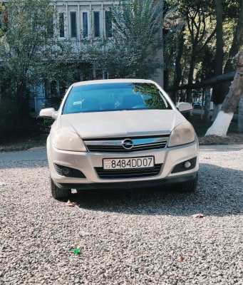 Opel Astra h 2009 — миниатюра 1