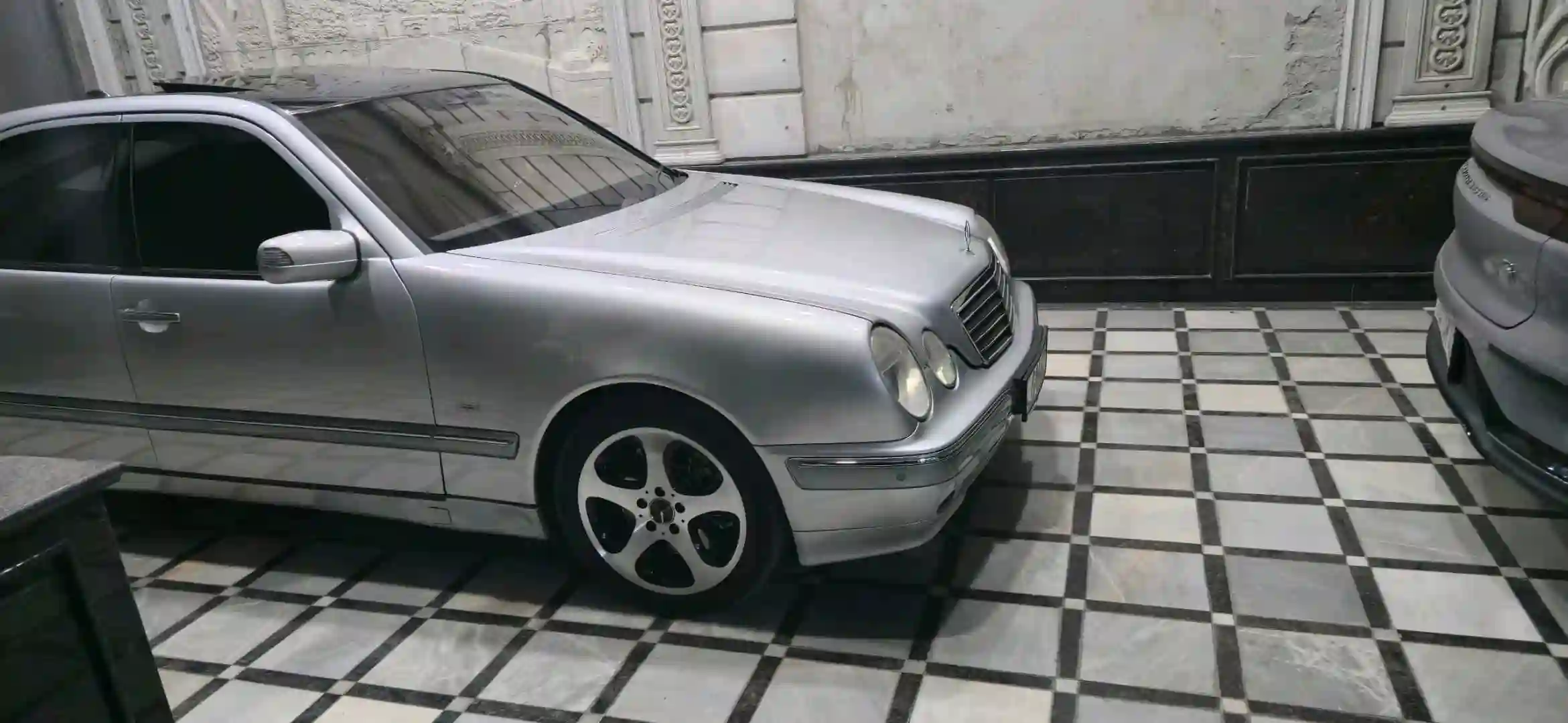 Mercedes-benz E class 2002 — миниатюра 1
