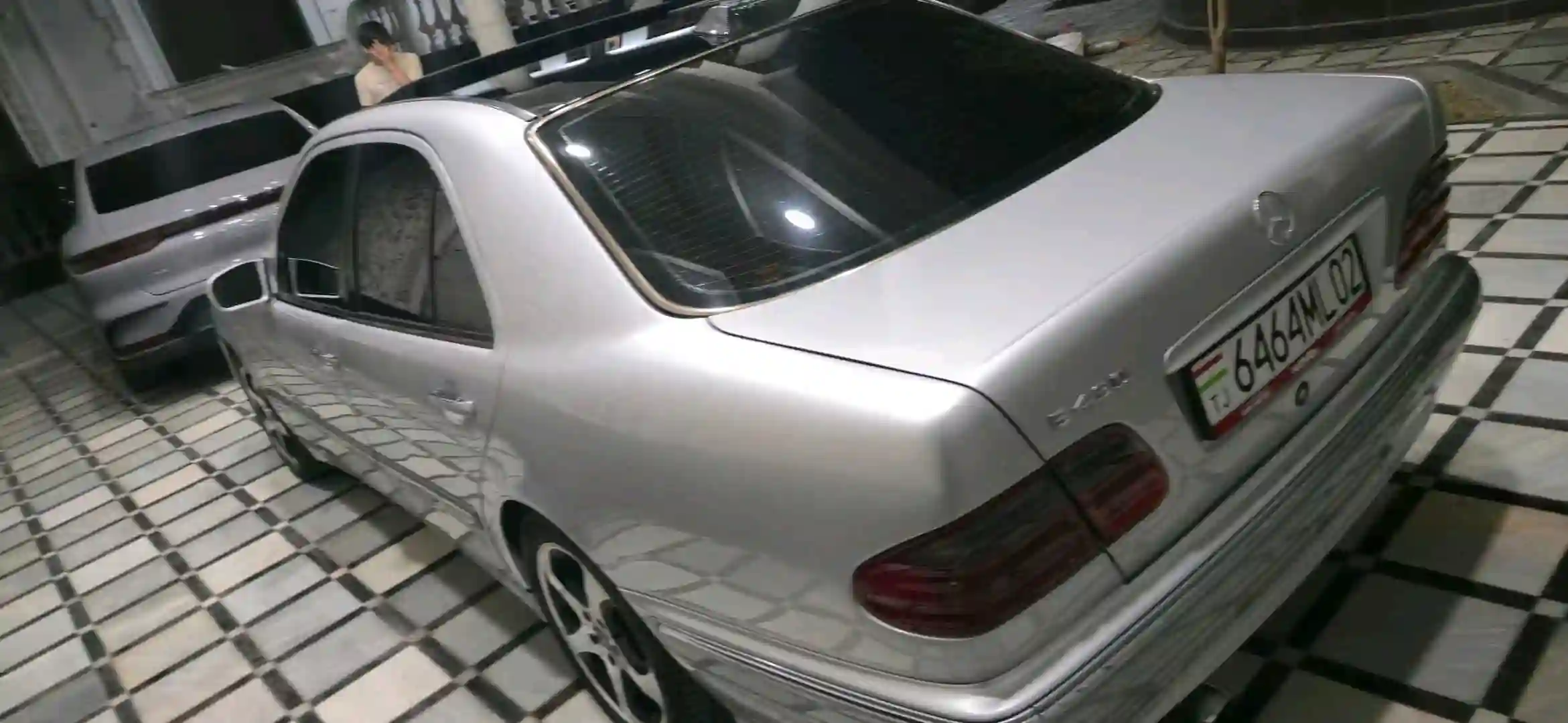 Mercedes-benz E class 2002 — миниатюра 4