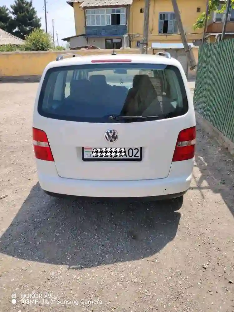 Volkswagen Touran 2006 — миниатюра 2