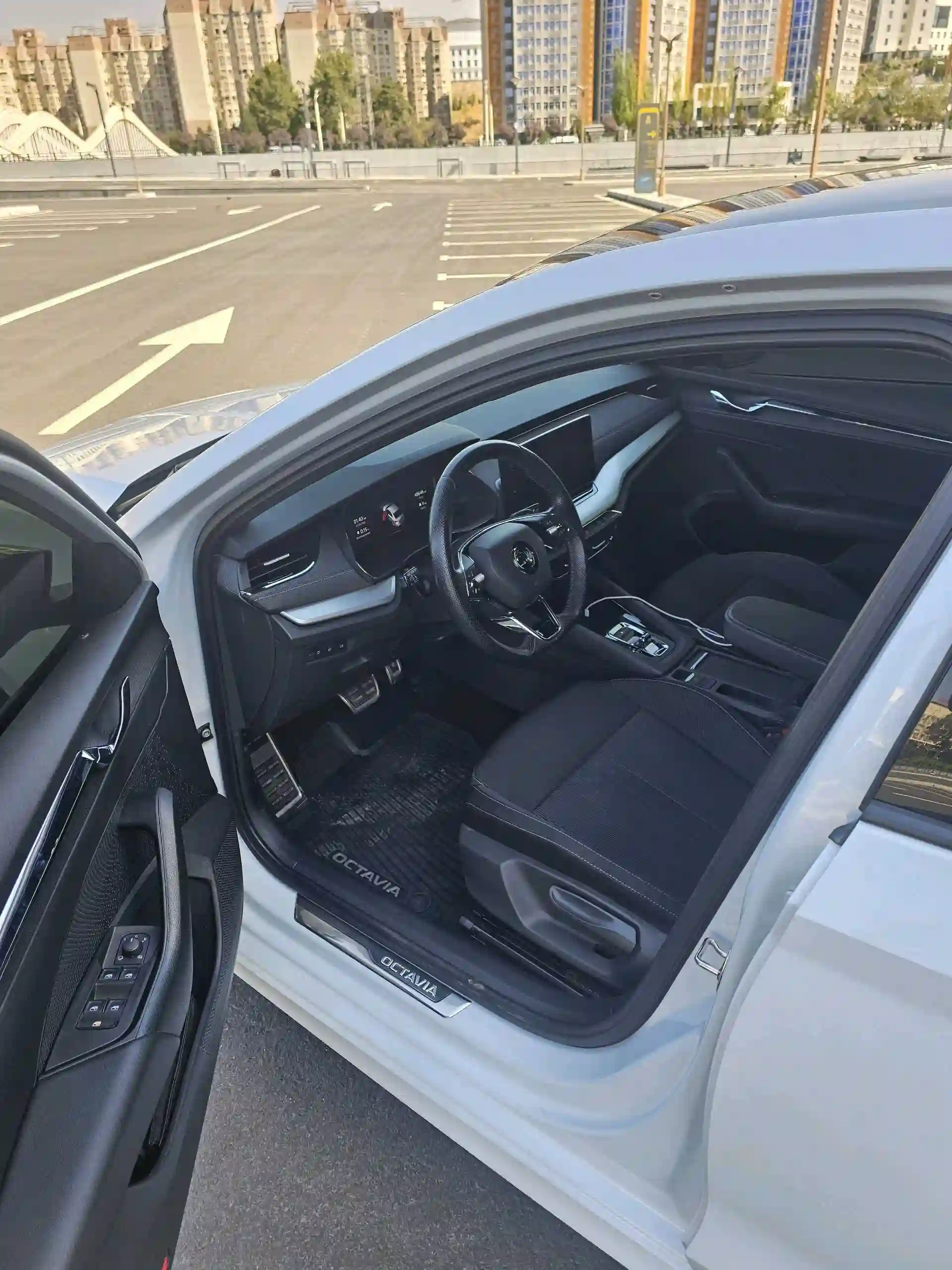Skoda Octavia 2023 — миниатюра 4