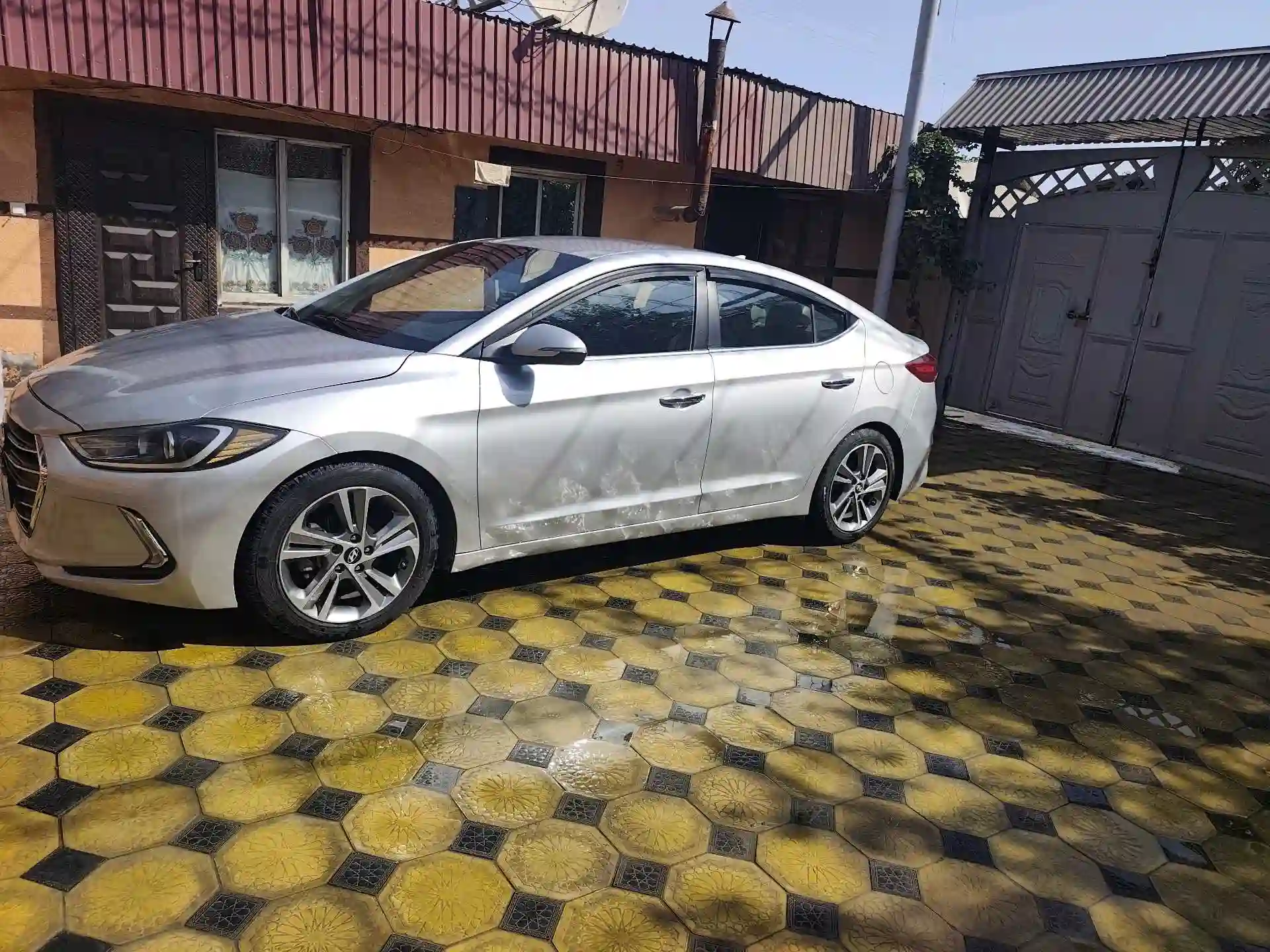 Hyundai Elantra 2017 — миниатюра 3