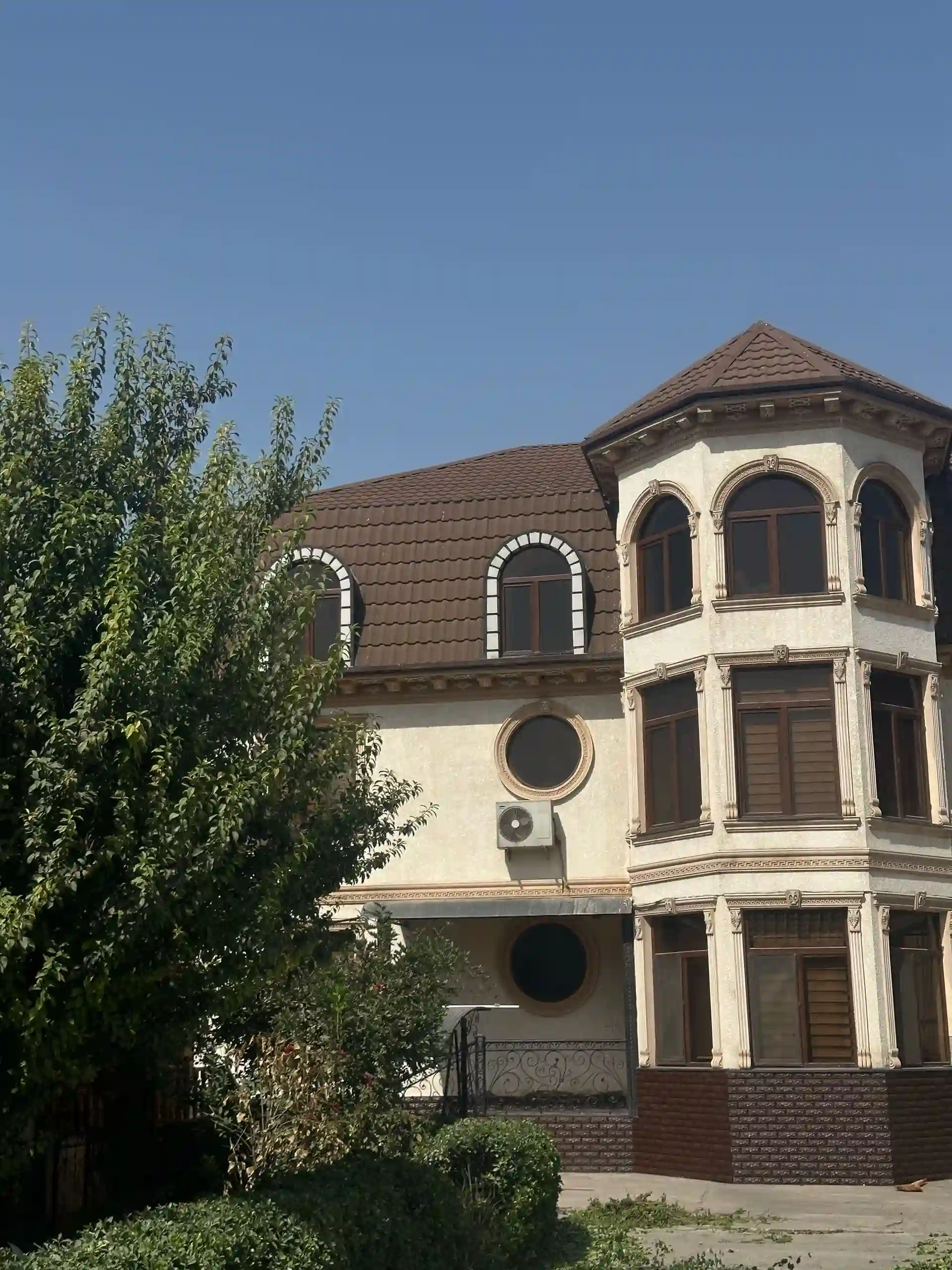 3 этажный, 14-комн. дом, 1000 м², 9 соток, фирдавси — миниатюра 2