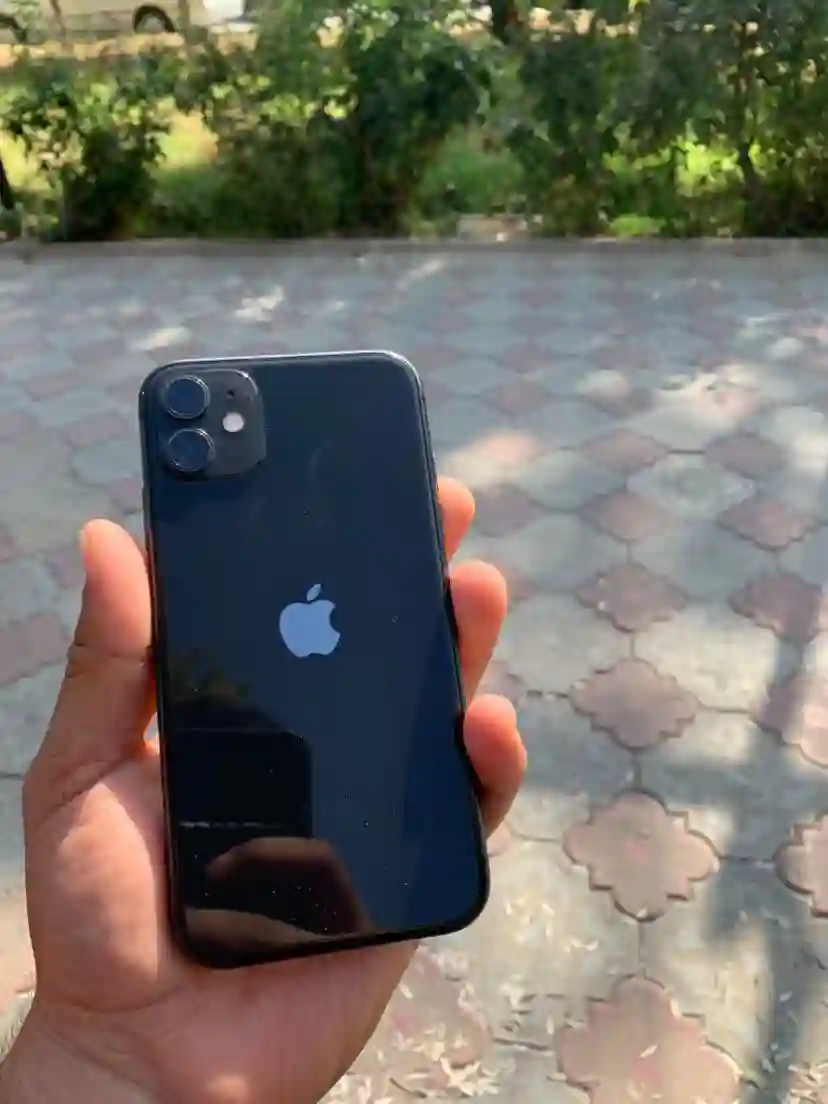 Apple IPhone 11 64 gb — миниатюра 1