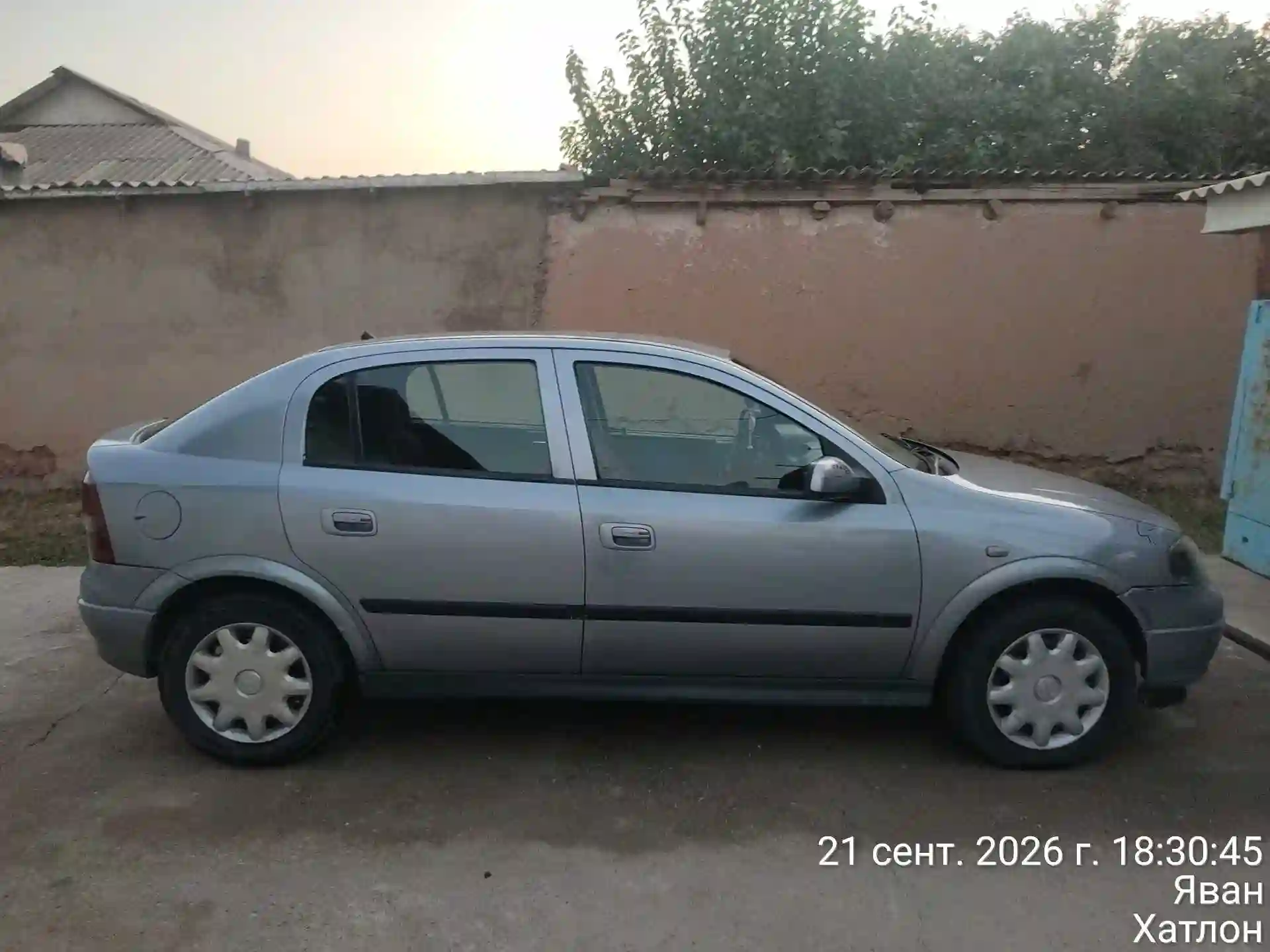 Opel Astra j 2000 — миниатюра 6