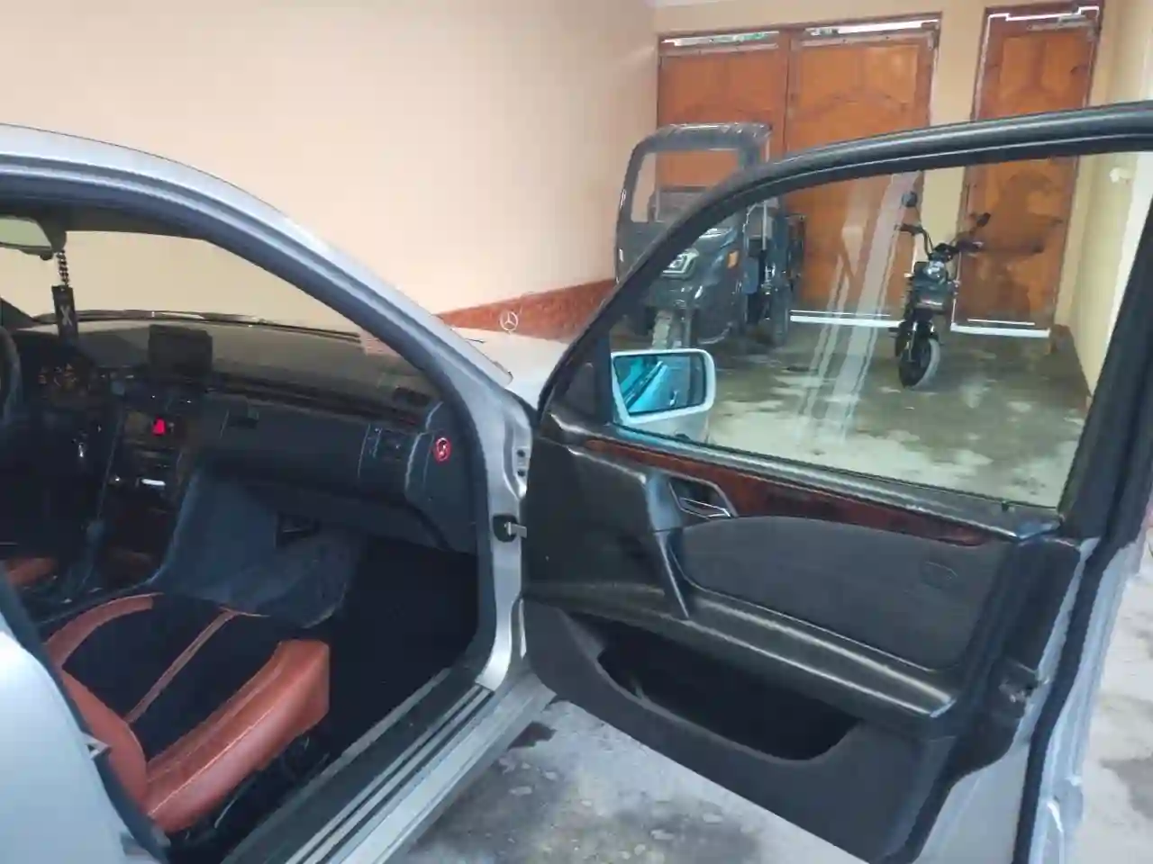 Mercedes-benz E class 1997 — миниатюра 6