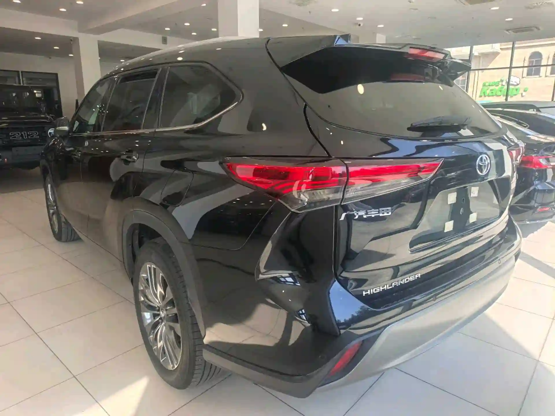 Toyota Highlander 2026 — миниатюра 2
