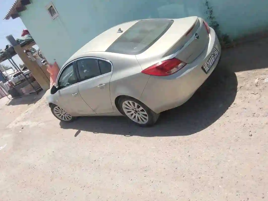 Opel Insignia 2012 — миниатюра 2