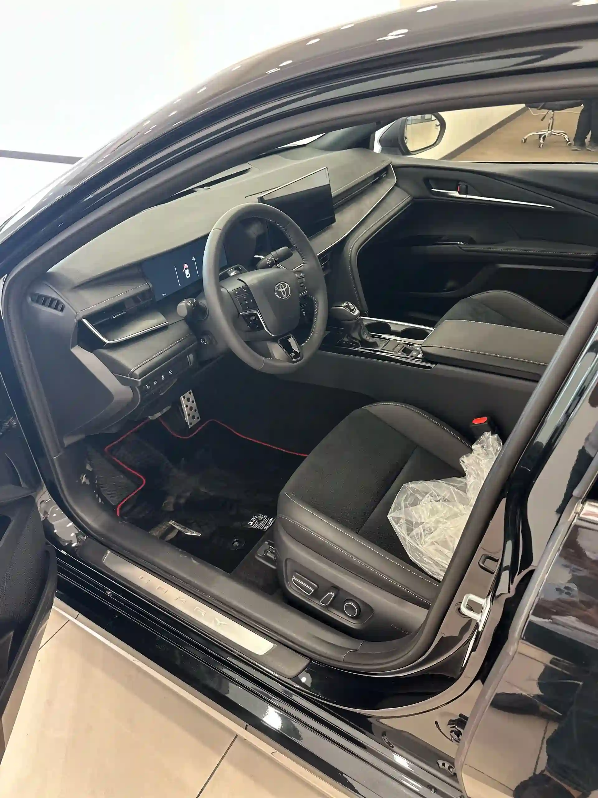 Toyota Camry 2026 — миниатюра 11