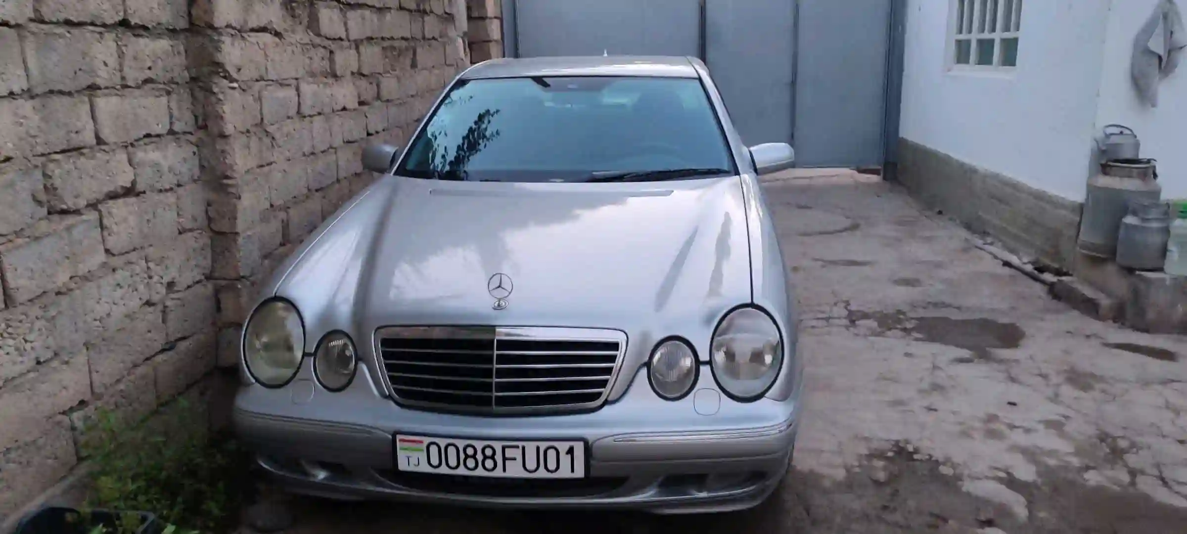 Mercedes-benz E class 2001