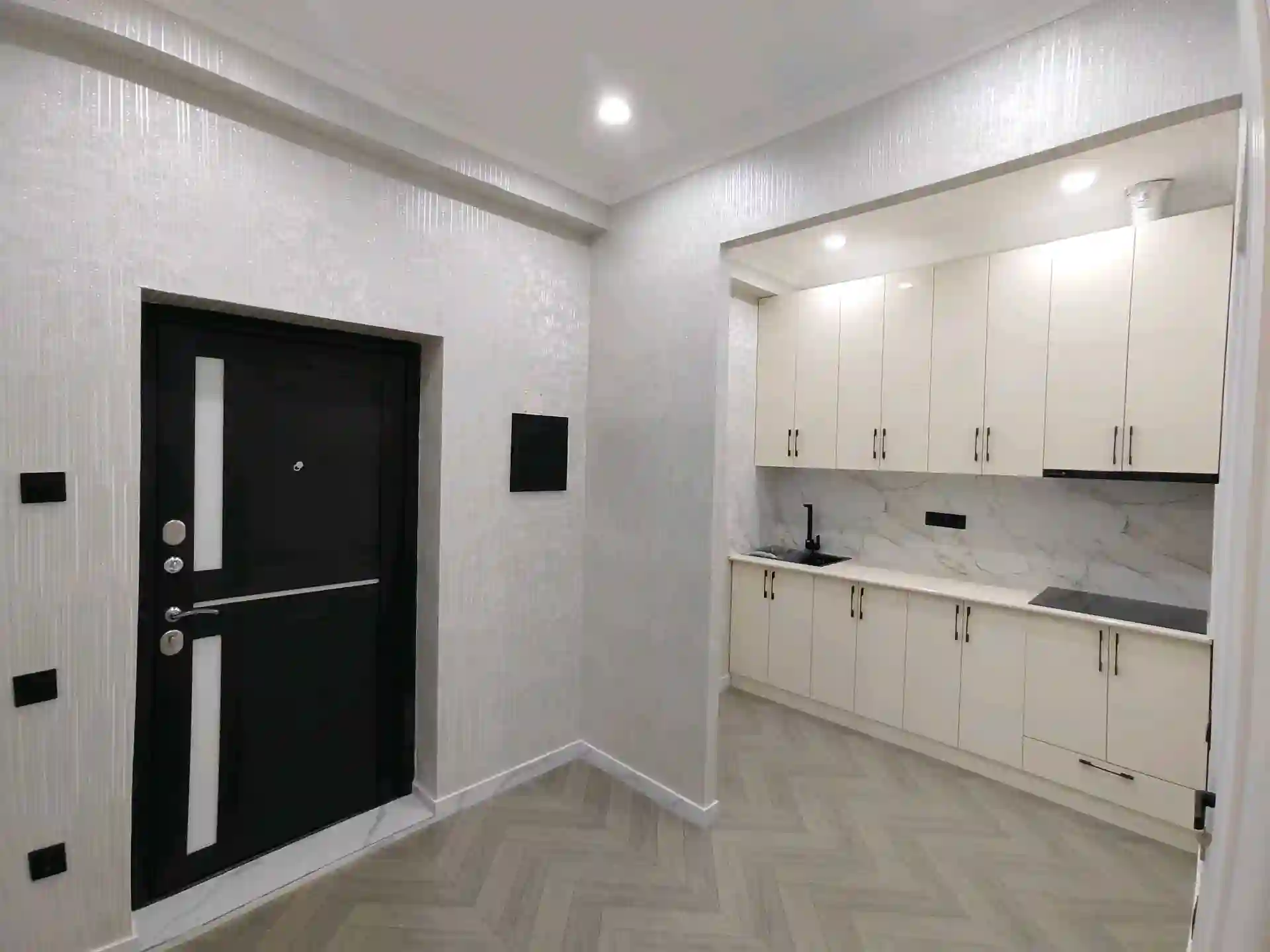 2-к квартира, 14 этаж, 43 м², Маладиёжний — миниатюра 10
