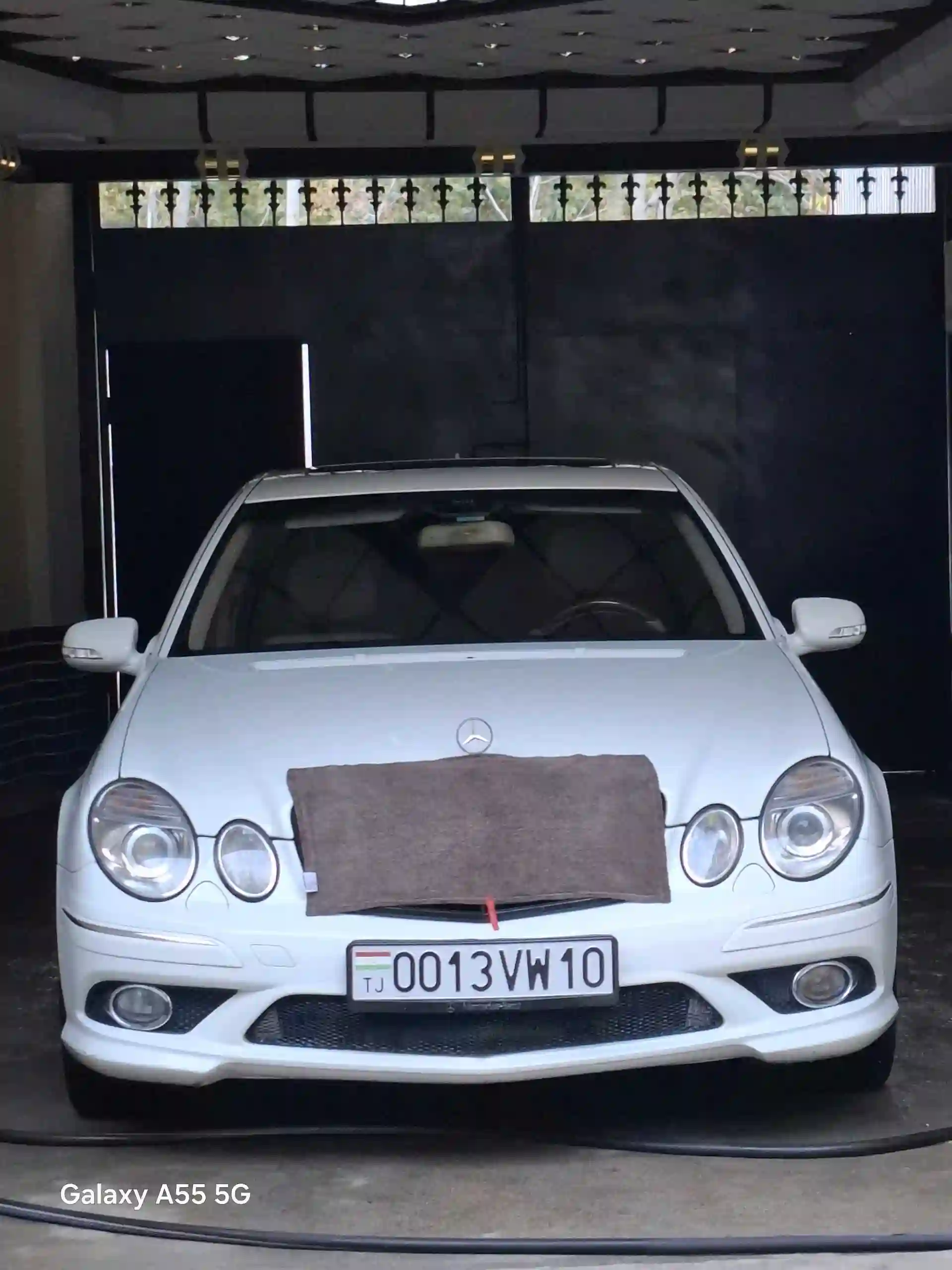 Mercedes-benz E class 2009