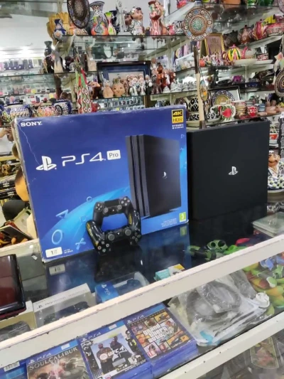 Игровая приставка Sony Playstation 4 pro