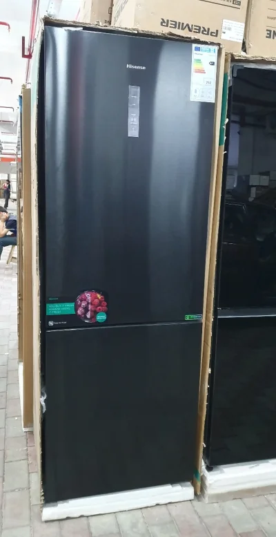 Холодильник Hisense