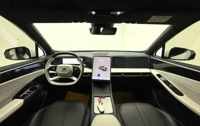 Geely Galaxy L7, 2023