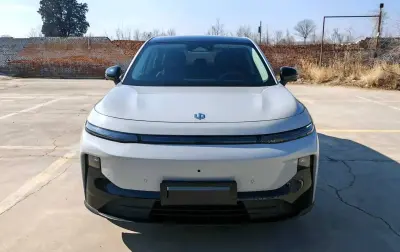 LEAPMOTOR B10, 2025