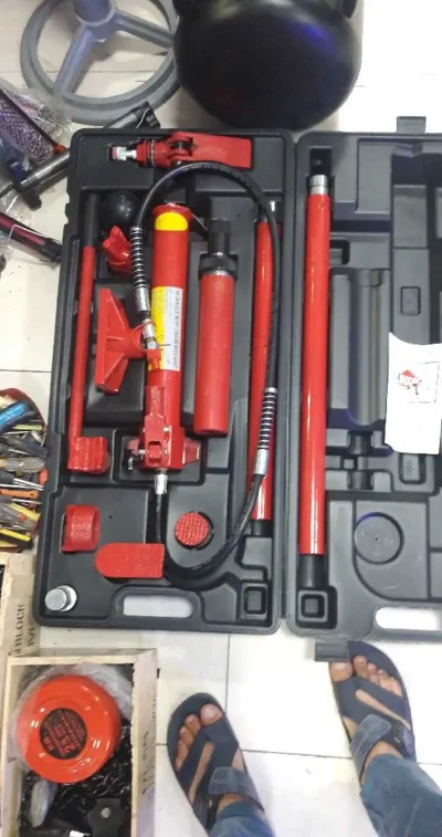 Домкрат жестянщика