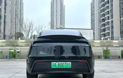 Tesla Model Y, 2025 — миниатюра 5