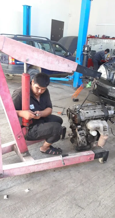 Подъемник двигателя