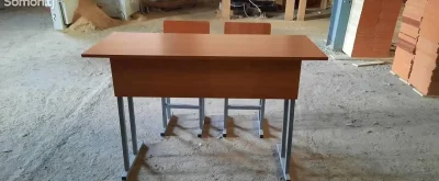 Парта и стулья